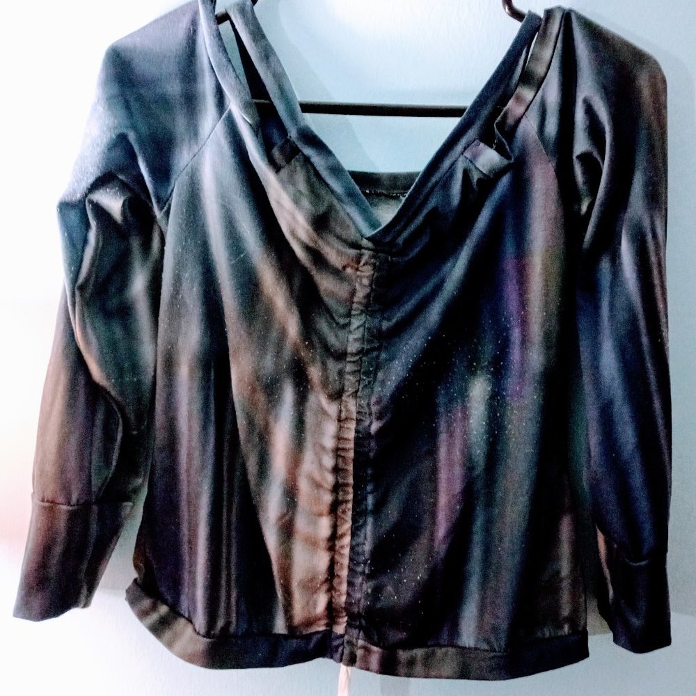 Cold shoulder top